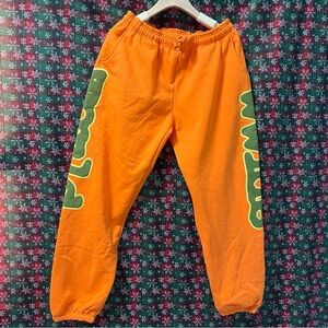 SpSder Bubble Green Lettering Print Orange
Sweatpants